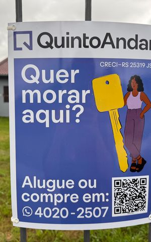 Casa à venda com 166m², 3 quartos e 2 vagas Casa à venda com 166m², 3 quartos e 2 vagasPlaca
