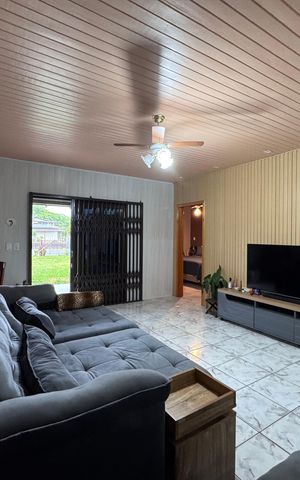 Casa à venda com 166m², 3 quartos e 2 vagas Casa à venda com 166m², 3 quartos e 2 vagasSala