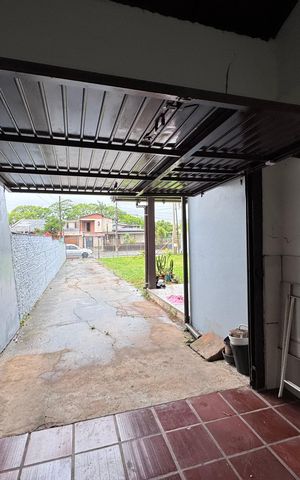 Casa à venda com 166m², 3 quartos e 2 vagas Casa à venda com 166m², 3 quartos e 2 vagasÁrea comum