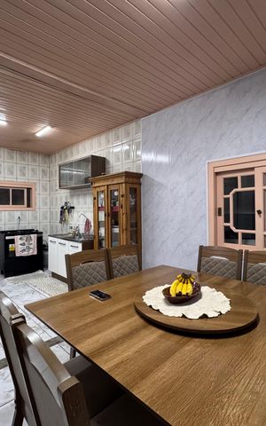Casa à venda com 166m², 3 quartos e 2 vagas Casa à venda com 166m², 3 quartos e 2 vagasSala de Jantar