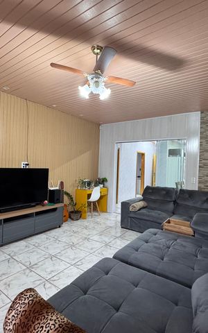 Casa à venda com 166m², 3 quartos e 2 vagas Casa à venda com 166m², 3 quartos e 2 vagasSala
