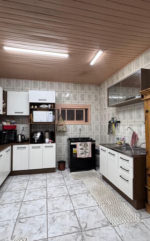 Casa à venda com 166m², 3 quartos e 2 vagas Casa à venda com 166m², 3 quartos e 2 vagasCozinha