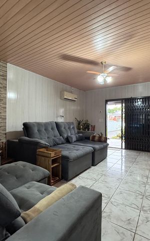 Casa à venda com 166m², 3 quartos e 2 vagas Casa à venda com 166m², 3 quartos e 2 vagasSala