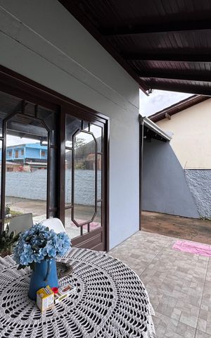 Casa à venda com 166m², 3 quartos e 2 vagas Casa à venda com 166m², 3 quartos e 2 vagasÁrea comum