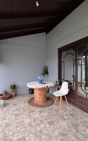 Casa à venda com 166m², 3 quartos e 2 vagas Casa à venda com 166m², 3 quartos e 2 vagasÁrea comum