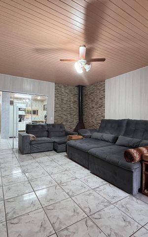 Casa à venda com 166m², 3 quartos e 2 vagas Casa à venda com 166m², 3 quartos e 2 vagasSala