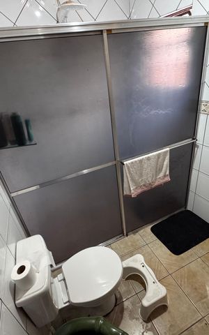 Casa à venda com 166m², 3 quartos e 2 vagas Casa à venda com 166m², 3 quartos e 2 vagasBanheiro