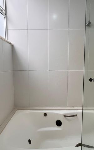 Apartamento à venda com 100m², 2 quartos e sem vaga Apartamento à venda com 100m², 2 quartos e sem vagaBanheiro da Suíte