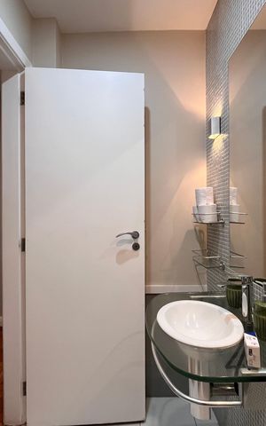 Apartamento à venda com 100m², 2 quartos e sem vaga Apartamento à venda com 100m², 2 quartos e sem vagaBanheiro Social