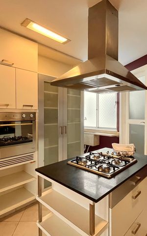 Apartamento à venda com 100m², 2 quartos e sem vaga Apartamento à venda com 100m², 2 quartos e sem vagaCozinha