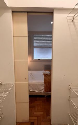Apartamento à venda com 100m², 2 quartos e sem vaga Apartamento à venda com 100m², 2 quartos e sem vagaCloset da suíte