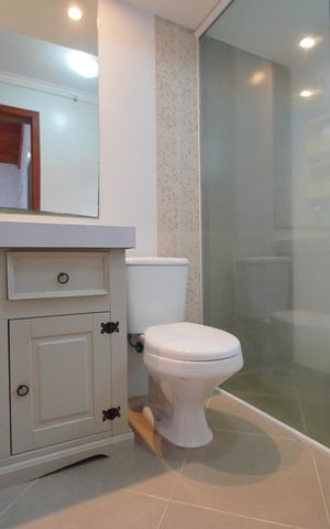 Casa de condomínio para alugar com 140m², 3 quartos e 2 vagasBanheiro da Suíte 