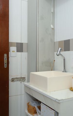 Casa de condomínio à venda com 80m², 2 quartos e 1 vagaBanheiro da Suíte