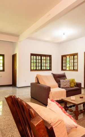 Casa à venda com 391m², 5 quartos e 3 vagas Casa à venda com 391m², 5 quartos e 3 vagasSala