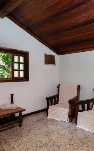 Casa à venda com 391m², 5 quartos e 3 vagas Casa à venda com 391m², 5 quartos e 3 vagasQuarto