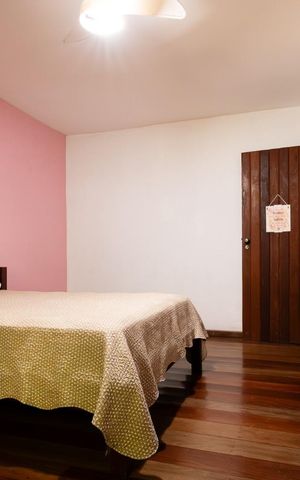 Casa à venda com 391m², 5 quartos e 3 vagas Casa à venda com 391m², 5 quartos e 3 vagasSuíte