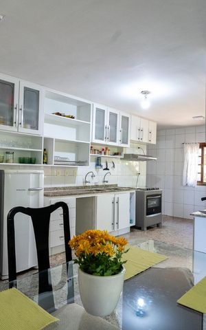 Casa à venda com 391m², 5 quartos e 3 vagas Casa à venda com 391m², 5 quartos e 3 vagasCozinha
