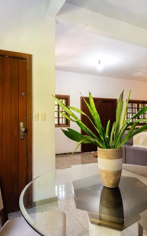 Casa à venda com 391m², 5 quartos e 3 vagas Casa à venda com 391m², 5 quartos e 3 vagasSala de jantar