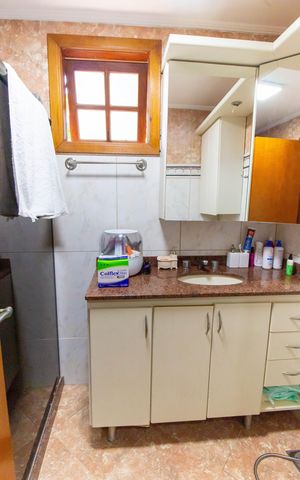 Casa de condomínio à venda com 420m², 4 quartos e 3 vagas Casa de condomínio à venda com 420m², 4 quartos e 3 vagasBanheiro Suíte 1