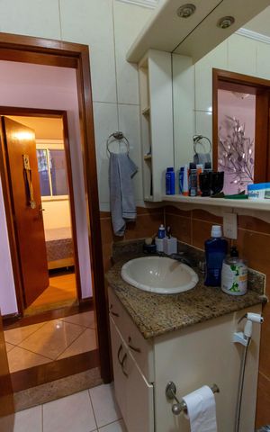 Casa de condomínio à venda com 420m², 4 quartos e 3 vagas Casa de condomínio à venda com 420m², 4 quartos e 3 vagasBanheiro