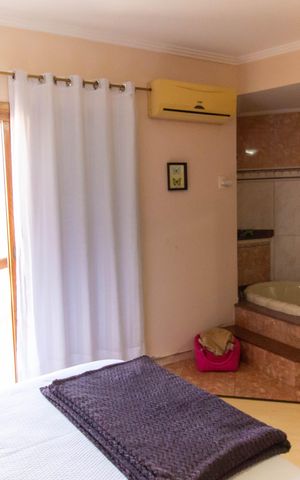 Casa de condomínio à venda com 420m², 4 quartos e 3 vagas Casa de condomínio à venda com 420m², 4 quartos e 3 vagasSuíte 1