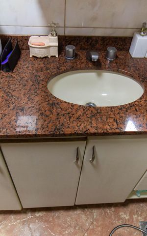 Casa de condomínio à venda com 420m², 4 quartos e 3 vagas Casa de condomínio à venda com 420m², 4 quartos e 3 vagasBanheiro Suíte 1