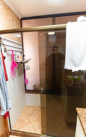 Casa de condomínio à venda com 420m², 4 quartos e 3 vagas Casa de condomínio à venda com 420m², 4 quartos e 3 vagasBanheiro Suíte 1