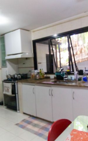 Casa de condomínio à venda com 420m², 4 quartos e 3 vagas Casa de condomínio à venda com 420m², 4 quartos e 3 vagasCozinha