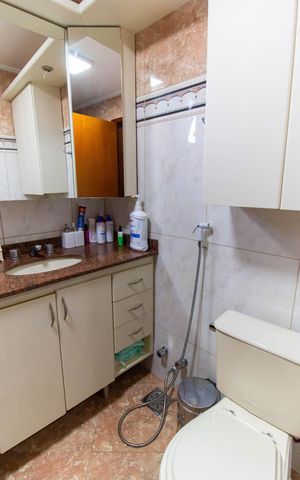 Casa de condomínio à venda com 420m², 4 quartos e 3 vagas Casa de condomínio à venda com 420m², 4 quartos e 3 vagasBanheiro Suíte 1