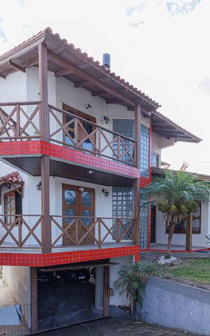 Casa para alugar com 345m², 3 quartos e 4 vagasFachada