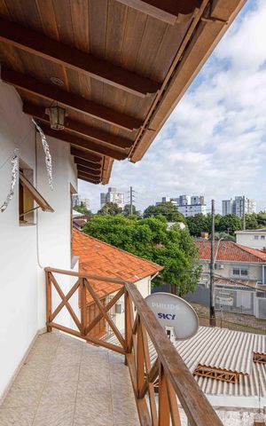 Casa para alugar com 345m², 3 quartos e 4 vagasSacada da Suíte 2 