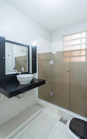 Apartamento para alugar com 104m², 3 quartos e sem vagaBanheiro