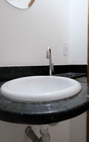 Casa de condomínio à venda com 83m², 2 quartos e 2 vagasLavabo