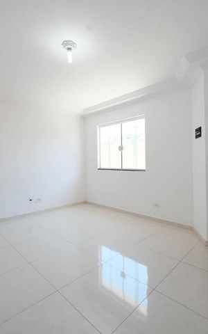 Casa de condomínio à venda com 83m², 2 quartos e 2 vagasSala