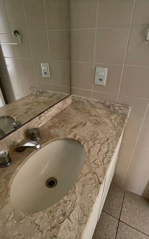 Casa de condomínio para alugar com 180m², 3 quartos e 2 vagas Casa de condomínio para alugar com 180m², 3 quartos e 2 vagasBanheiro da Suíte 1