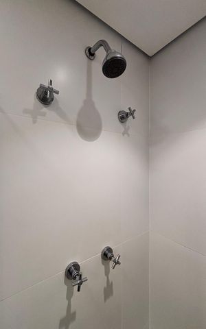 Studio para alugar com 31m², 1 quarto e 1 vaga Studio para alugar com 31m², 1 quarto e 1 vagaBanheiro