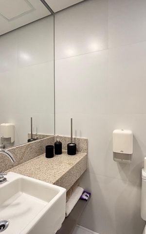 Studio para alugar com 31m², 1 quarto e 1 vaga Studio para alugar com 31m², 1 quarto e 1 vagaBanheiro