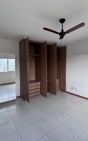 Apartamento à venda com 155m², 3 quartos e 2 vagas Apartamento à venda com 155m², 3 quartos e 2 vagasSuíte