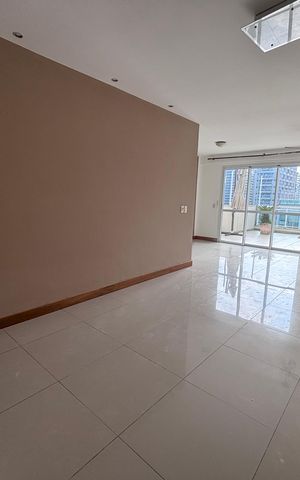 Apartamento à venda com 155m², 3 quartos e 2 vagas Apartamento à venda com 155m², 3 quartos e 2 vagasSala