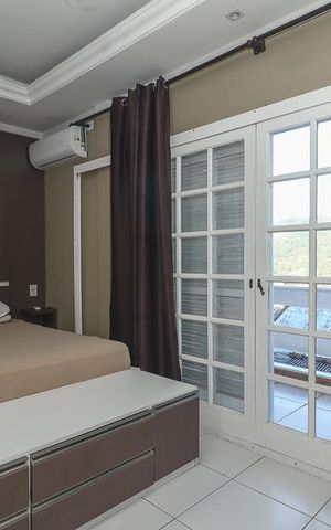 Casa à venda com 150m², 4 quartos e 1 vagaSuíte 