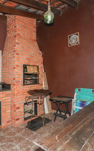 Casa à venda com 150m², 4 quartos e 1 vagaChurrasqueira / Fundos