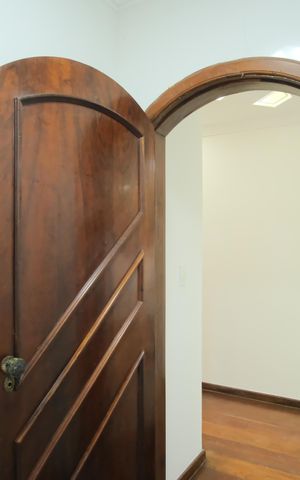 Casa à venda com 300m², 8 quartos e 9 vagasLavabo 1