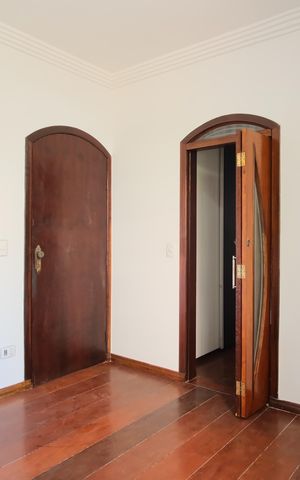 Casa à venda com 300m², 8 quartos e 9 vagasSuíte 4