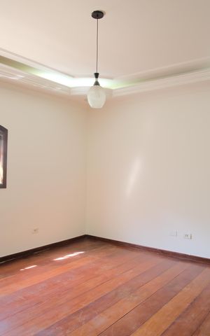 Casa à venda com 300m², 8 quartos e 9 vagasSala