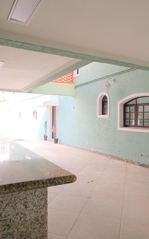 Casa à venda com 300m², 8 quartos e 9 vagasQuintal