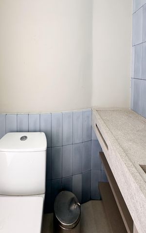 Casa à venda com 340m², 3 quartos e 4 vagas Casa à venda com 340m², 3 quartos e 4 vagasLavabo da Piscina