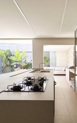 Casa à venda com 340m², 3 quartos e 4 vagas Casa à venda com 340m², 3 quartos e 4 vagasCozinha