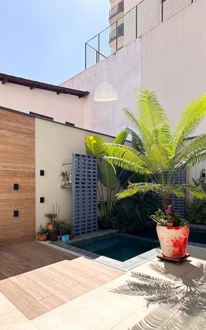 Casa à venda com 340m², 3 quartos e 4 vagas Casa à venda com 340m², 3 quartos e 4 vagasPiscina