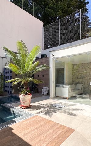 Casa à venda com 340m², 3 quartos e 4 vagas Casa à venda com 340m², 3 quartos e 4 vagasPiscina