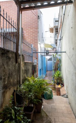 Casa à venda com 165m², 3 quartos e 1 vaga Casa à venda com 165m², 3 quartos e 1 vagaOficina
